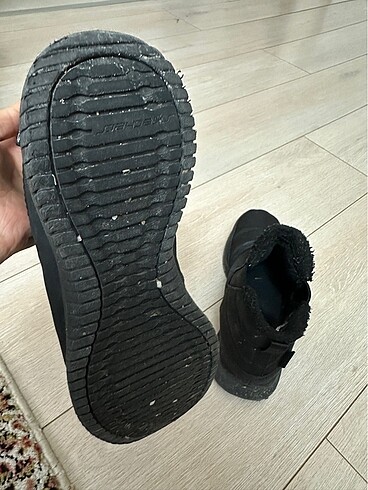 39 Beden siyah Renk Skechers kısa bot