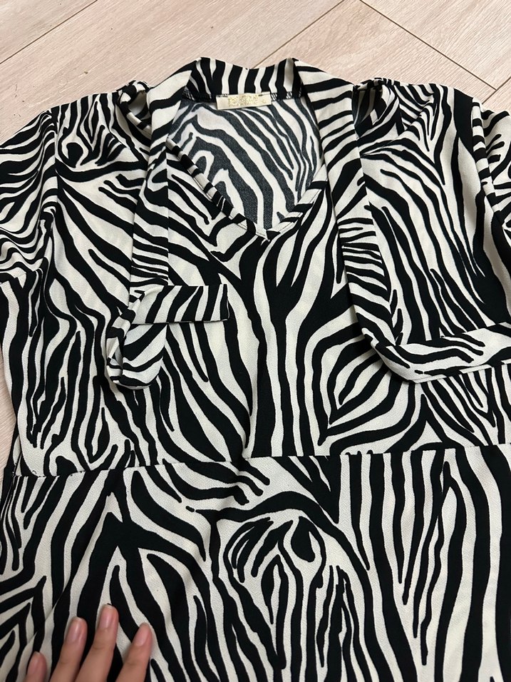 Kadın Zebra Desenli Uzun Kollu Uzun Elbise - Görsel 4