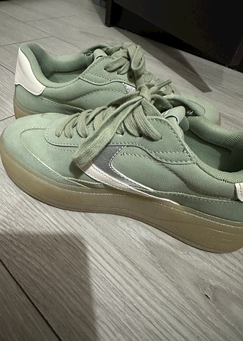 Bershka yeşil spor ayakkabı - Görsel 5