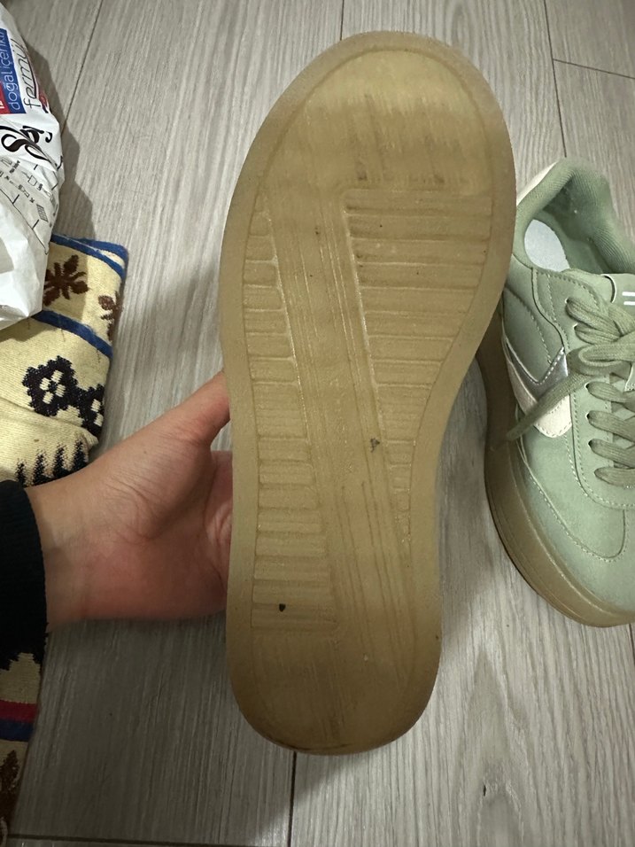 Bershka yeşil spor ayakkabı - Görsel 4