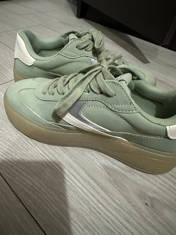 Bershka yeşil spor ayakkabı - Görsel 5