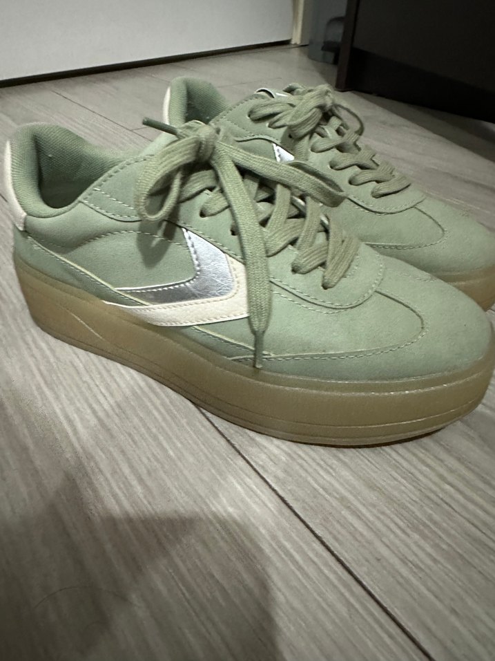 Bershka yeşil spor ayakkabı - Görsel 2