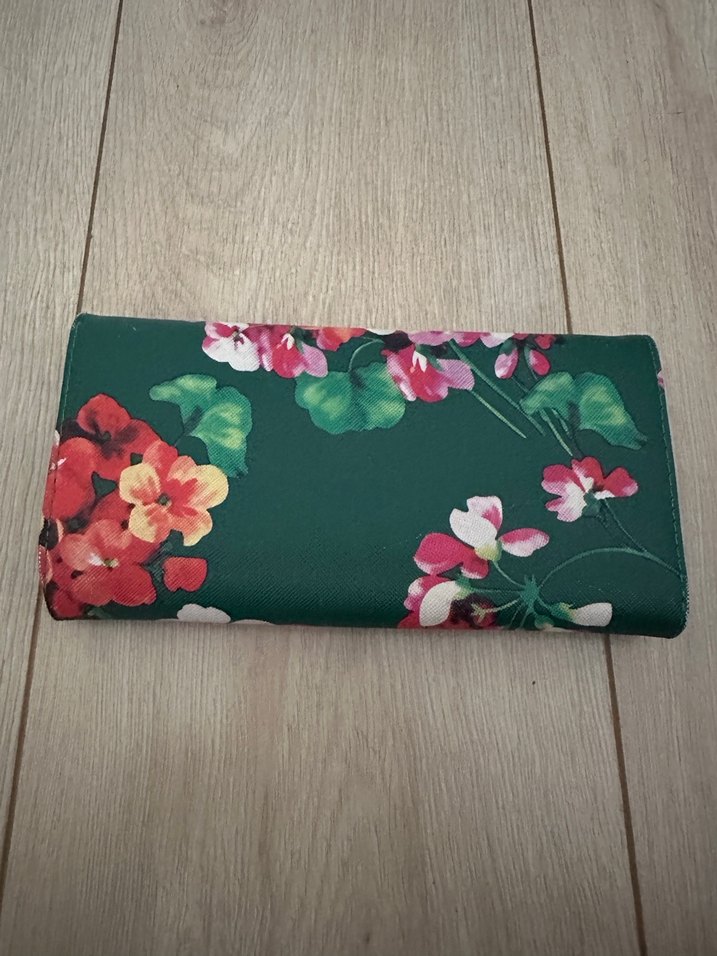 Yargıcı kadın cüzdan - Görsel 2