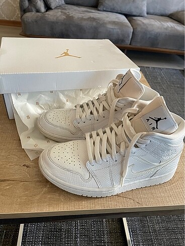 Air Jordan 1 Mid Snakeskin