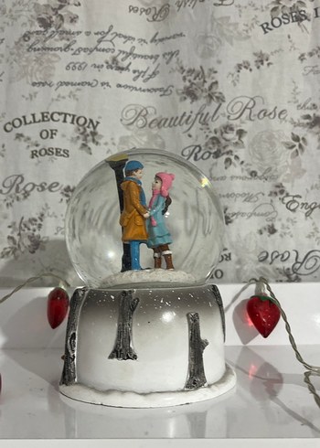 Renkli Kar Küresi Figürin - Görsel 2