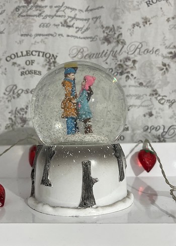 Renkli Kar Küresi Figürin - Görsel 3