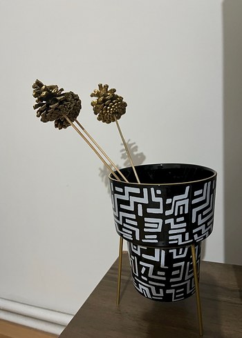 Siyah Beyaz Desenli Metal Ayaklı Vazo - Görsel 3