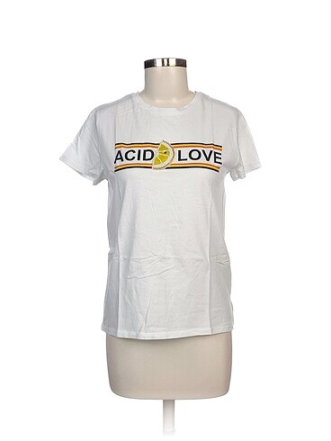 Stradivarius T-shirt %70 İndirimli.
