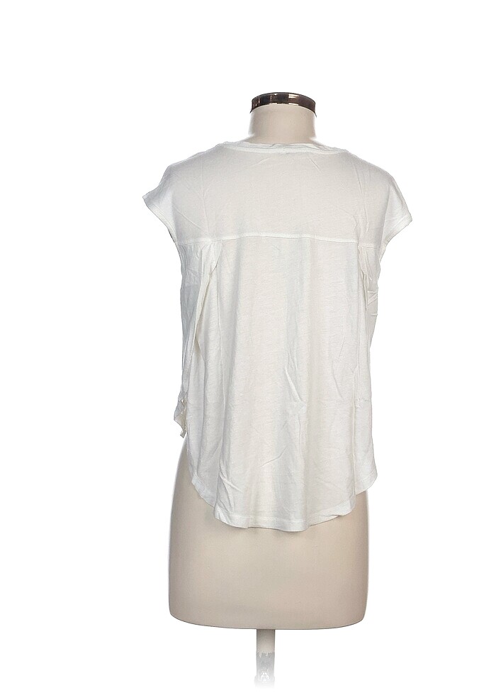 Bershka T-shirt %70 İndirimli. - Görsel 3