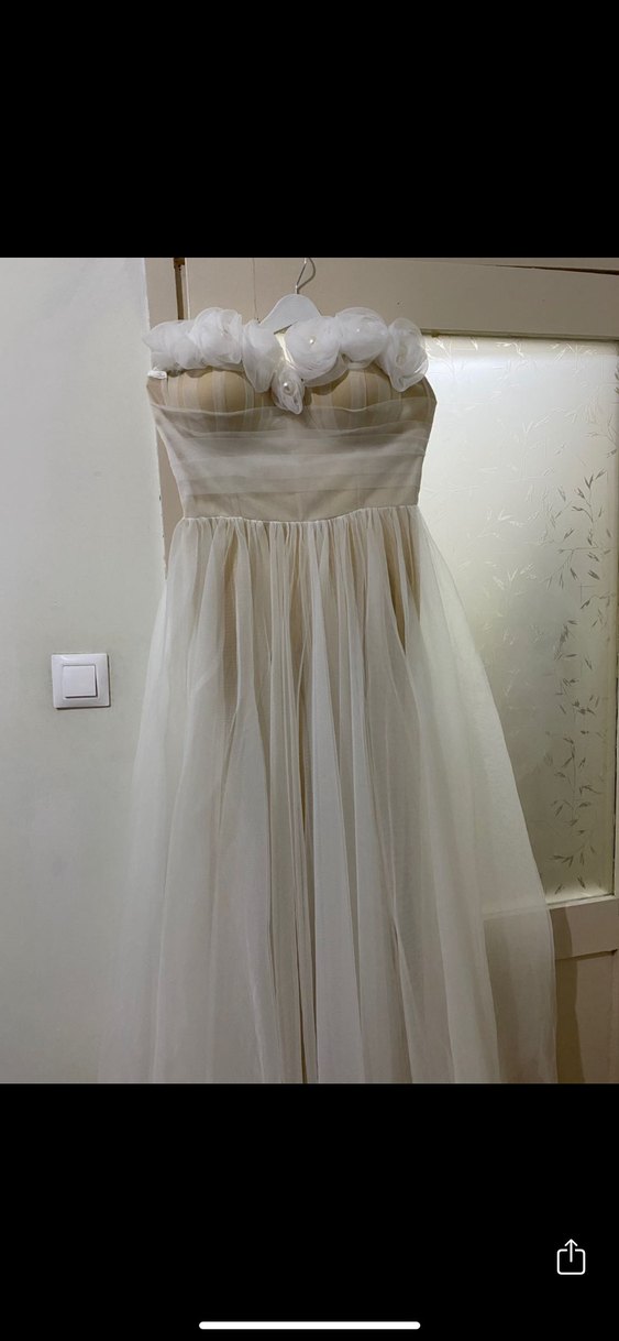 Çiçek Detaylı Straplez Uzun Gelinlik - Görsel 3