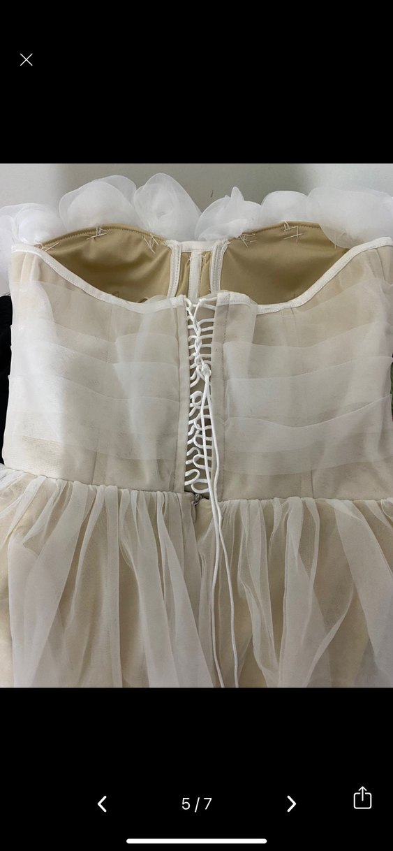 Çiçek Detaylı Straplez Uzun Gelinlik - Görsel 4