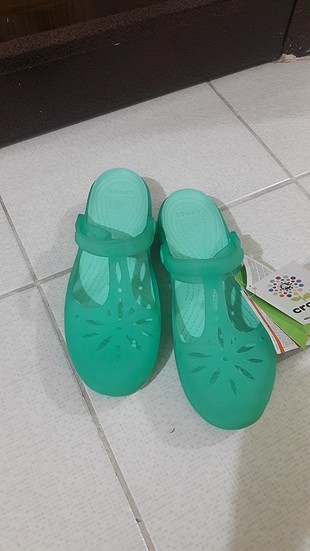 crocs su yeşili sandalet