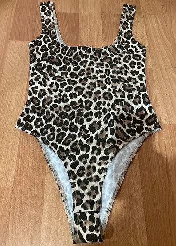 Kahverengi Leopar Desenli Kadın atlet