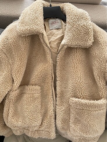 m Beden ten rengi Renk Pull and bear peluş mont