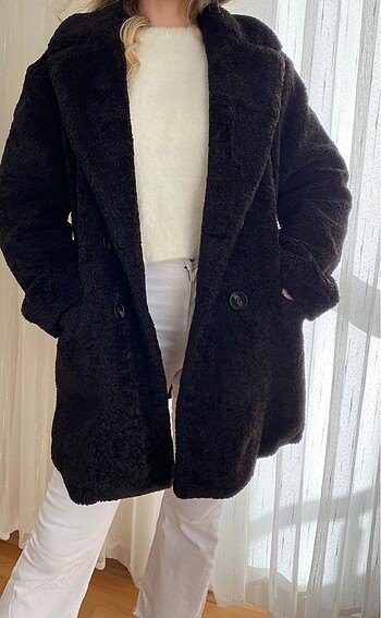 m Beden Pull and bear siyah peluş kürk mont
