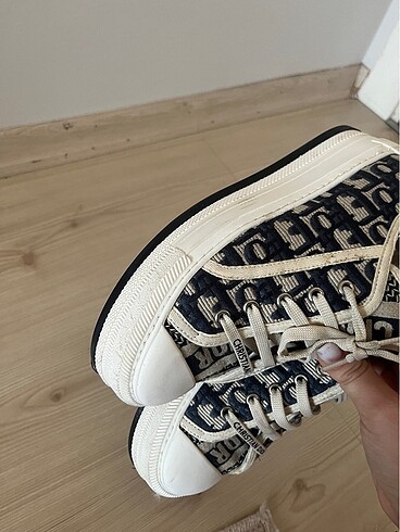 Dior Dior platform
