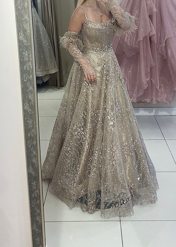 Parlak Desenli Bej Uzun Kollu Nişan Elbisesi - Görsel 2