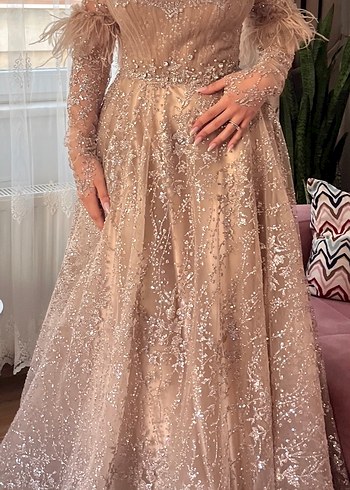 Parlak Desenli Bej Uzun Kollu Nişan Elbisesi - Görsel 4