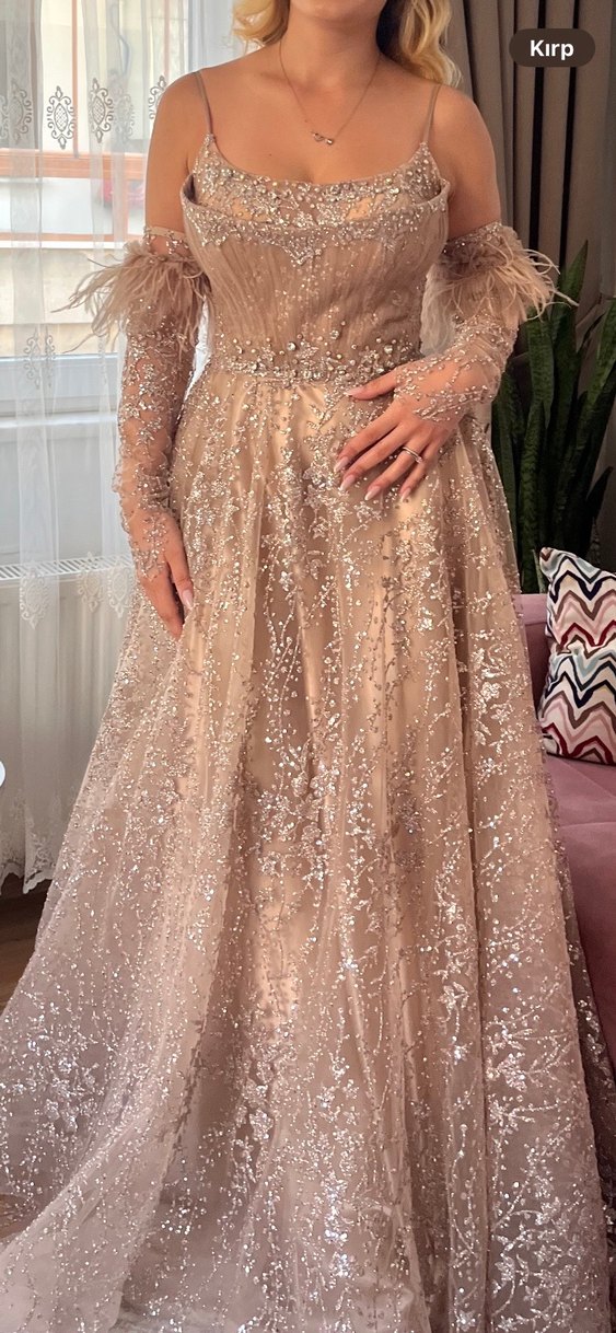 Parlak Desenli Bej Uzun Kollu Nişan Elbisesi - Görsel 4