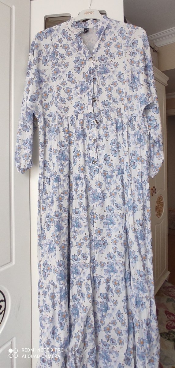 Mavi Çiçek Desenli Uzun Pamuklu Elbise - Görsel 2