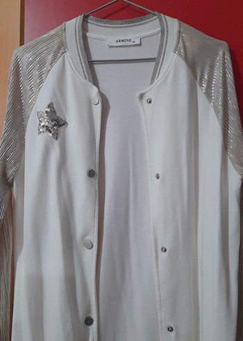 Uzun Beyaz Düğmeli kap - Görsel 2