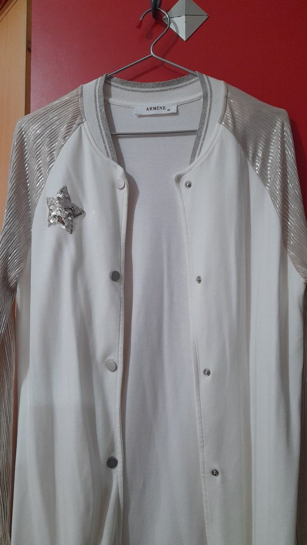 Uzun Beyaz Düğmeli kap - Görsel 2