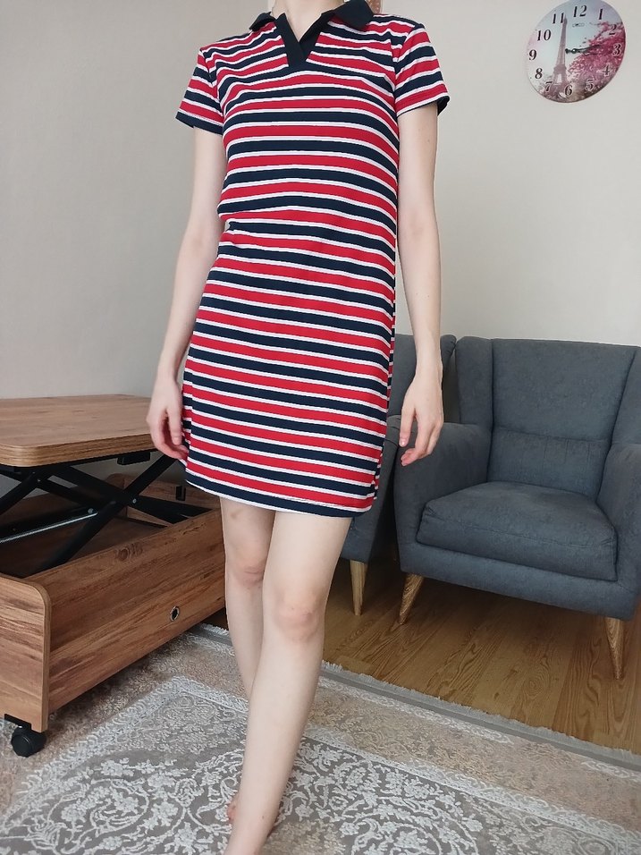Kırmızı Çizgili Elbise - Görsel 3