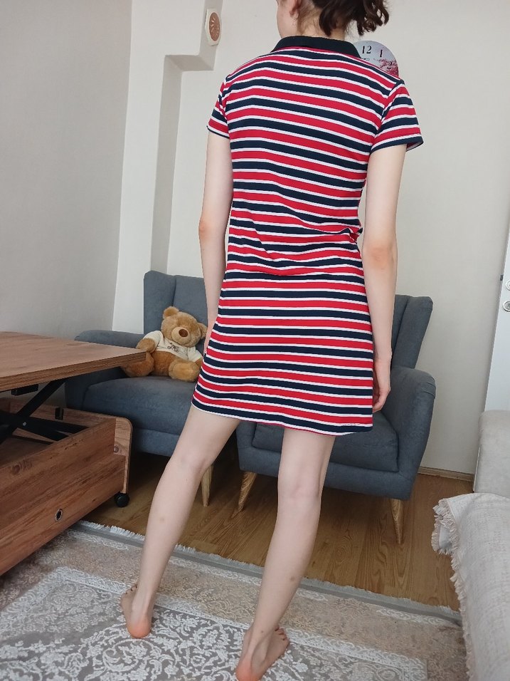 Kırmızı Çizgili Elbise - Görsel 2