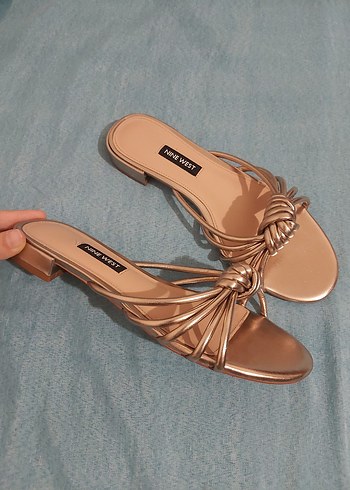 Nine West Altın Renkli Kadın Terlik