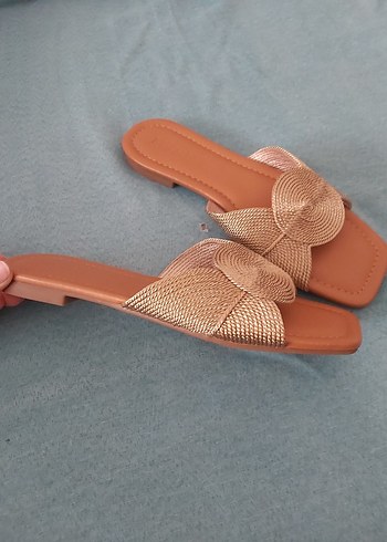 Deri Tabanlı Kahverengi Pileli Stiletto Terlik