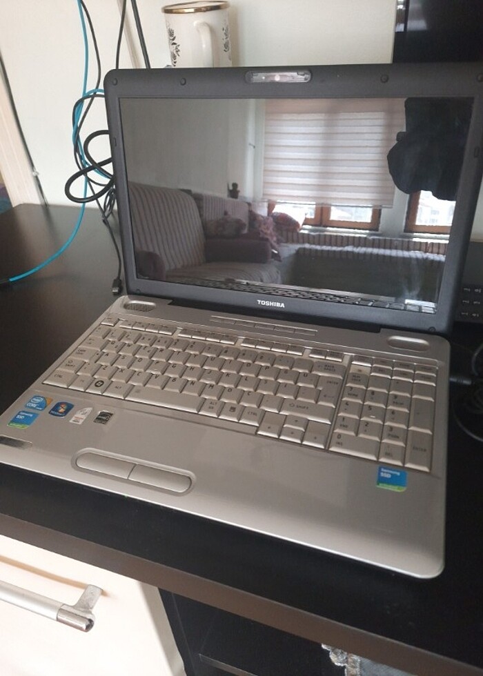 TOSHIBA SATELLİTE L500 1UU - Görsel 5