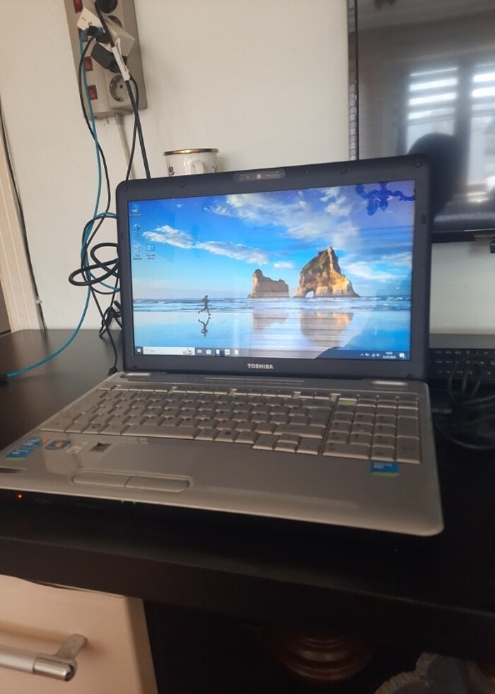TOSHIBA SATELLİTE L500 1UU - Görsel 2
