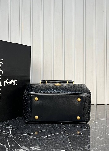 Beden çeşitli Renk Saint Laurent