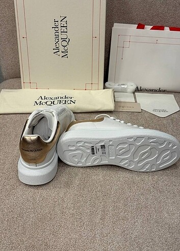Alexander McQueen Alexander McQueen