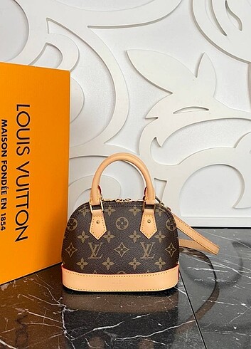 Louis Vuitton Louis Vuitton