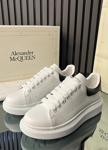 Alexander McQueen Alexander McQueen