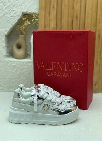 Valentino Valentino