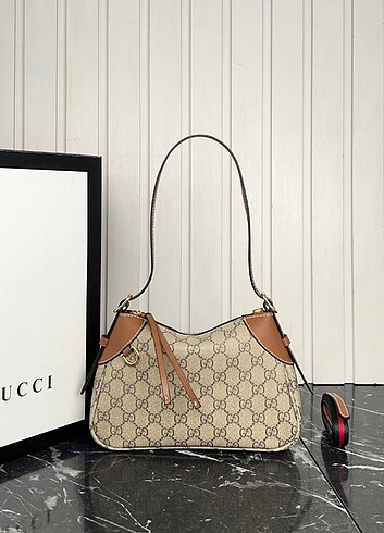 Beden çeşitli Renk Gucci