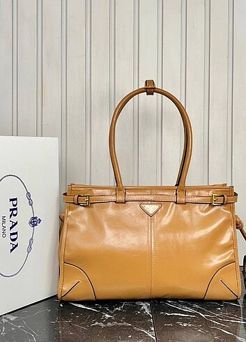 Beden çeşitli Renk Prada