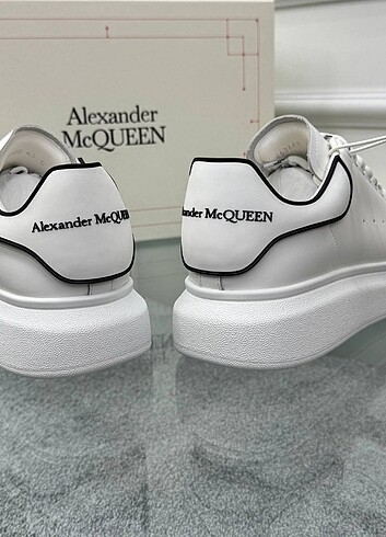 43 Beden beyaz Renk Alexander McQueen