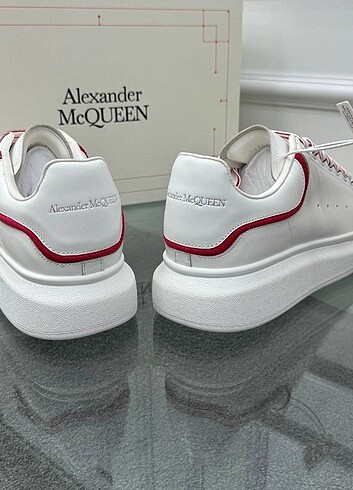 Alexander McQueen Alexander McQueen