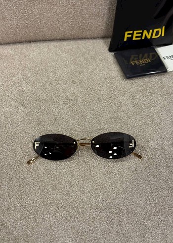 Fendi Fendi Kadın Altın Renk Oval Güneş Gözlüğü