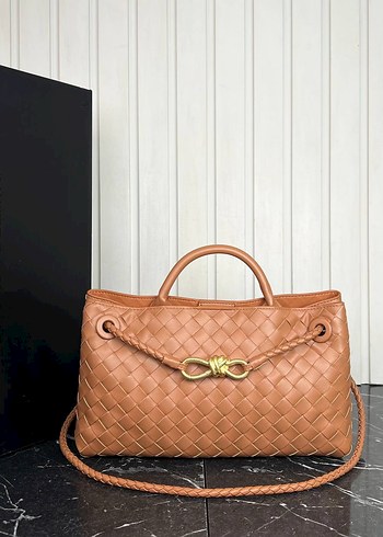  Beden Bottega Veneta Kahverengi Deri Kadın Çanta