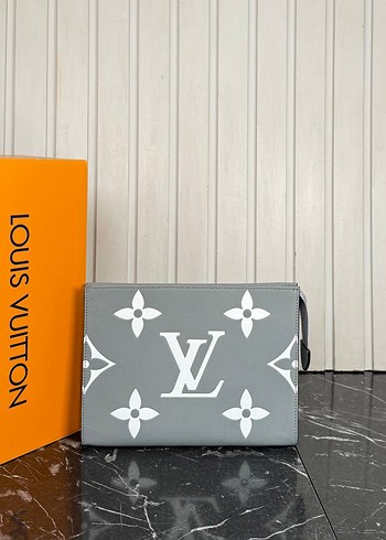 Louis Vuitton Gri Desenli Louis Vuitton Deri Kadın Clutch