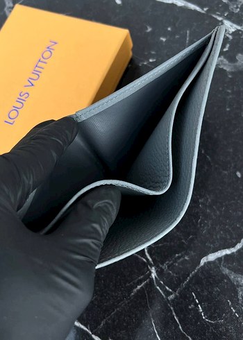 Louis Vuitton Gri Minimalist Erkek Cüzdanı - Görsel 8