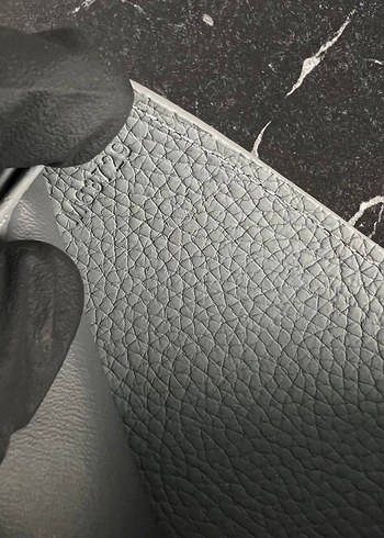 Louis Vuitton Gri Minimalist Erkek Cüzdanı - Görsel 6