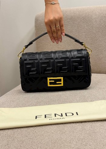 Fendi Siyah Deri Nakışlı Kadın Çanta