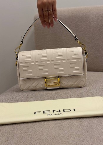 Beden Fendi Siyah Deri Nakışlı Kadın Çanta