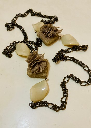 Çiçek Detaylı Uzun Zincir Bohem Kadın Kolye - Görsel 2