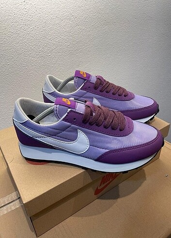 Nike lila 